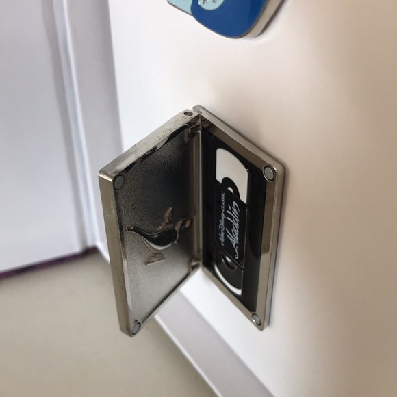 Authentic Disney Aladdin Pin Set in Box. NWOT. - Picture 12 of 16